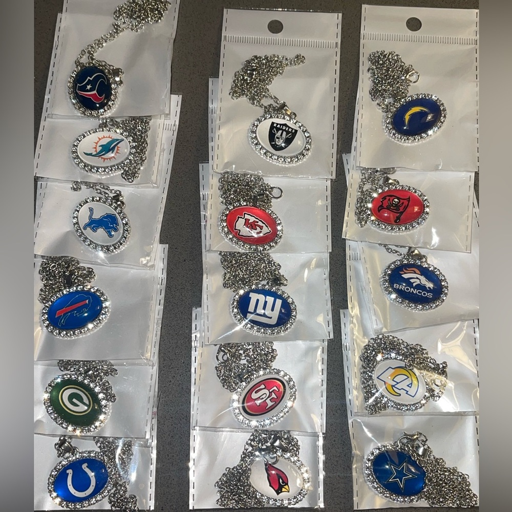 NEW NFL Team Logo Pendant Necklaces Various teams